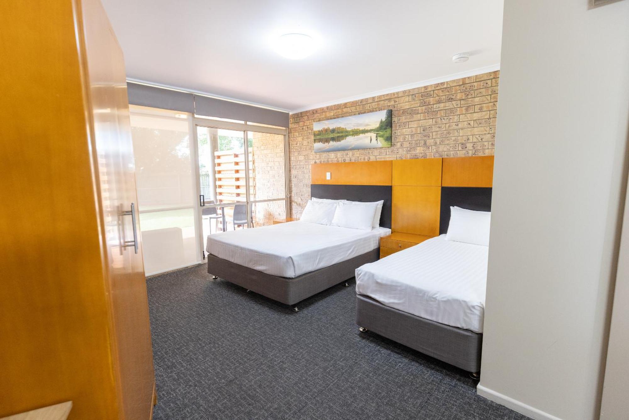 Sundowner Hotel Motel Caboolture Exterior photo
