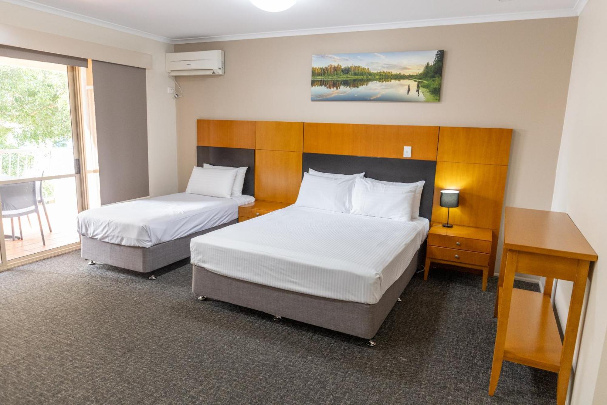Sundowner Hotel Motel Caboolture Exterior photo